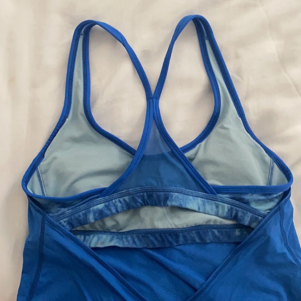lululemon open back tank with built-in bra